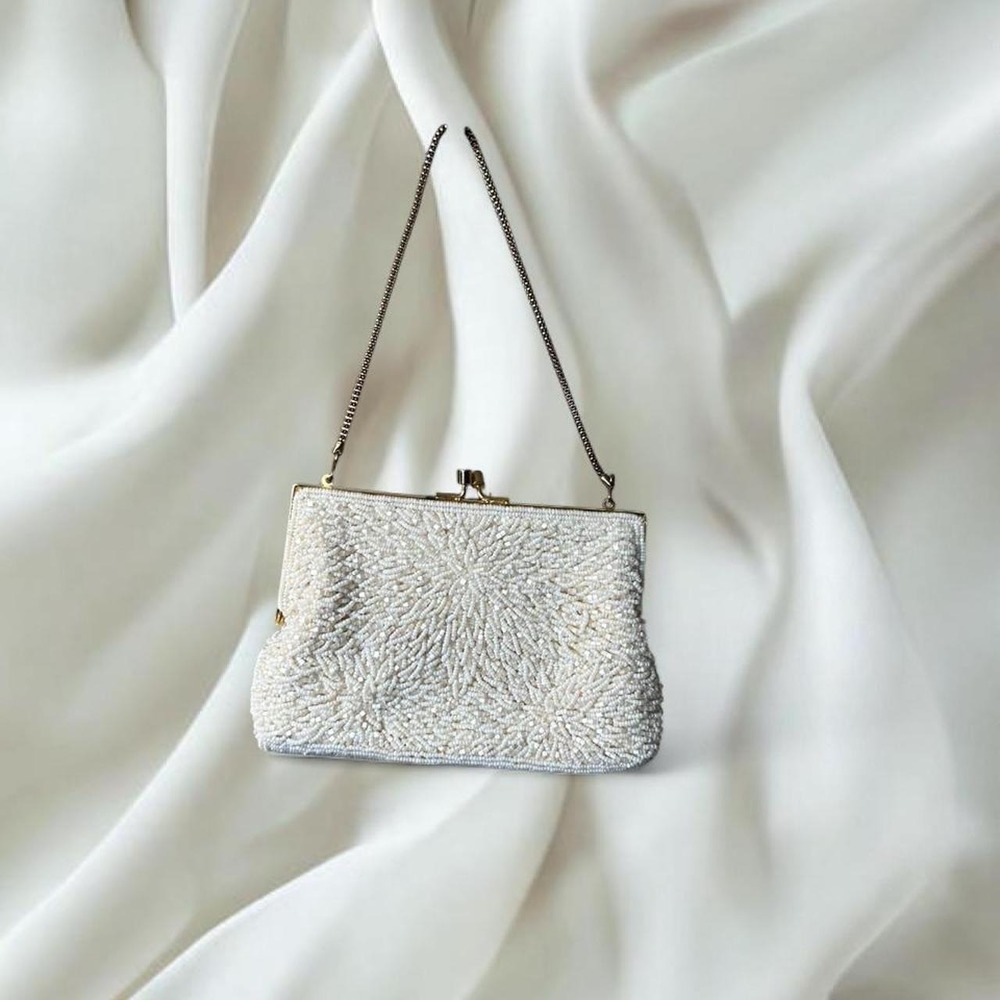 White beaded evening clutch gold hardware kiss lock clasp 1960s y2k vintage